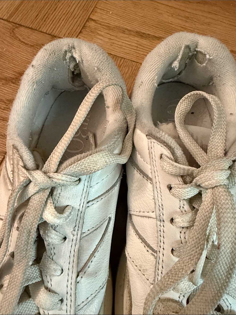 New Balance CT302 Women’s Sneakers - Picture 7 of 8